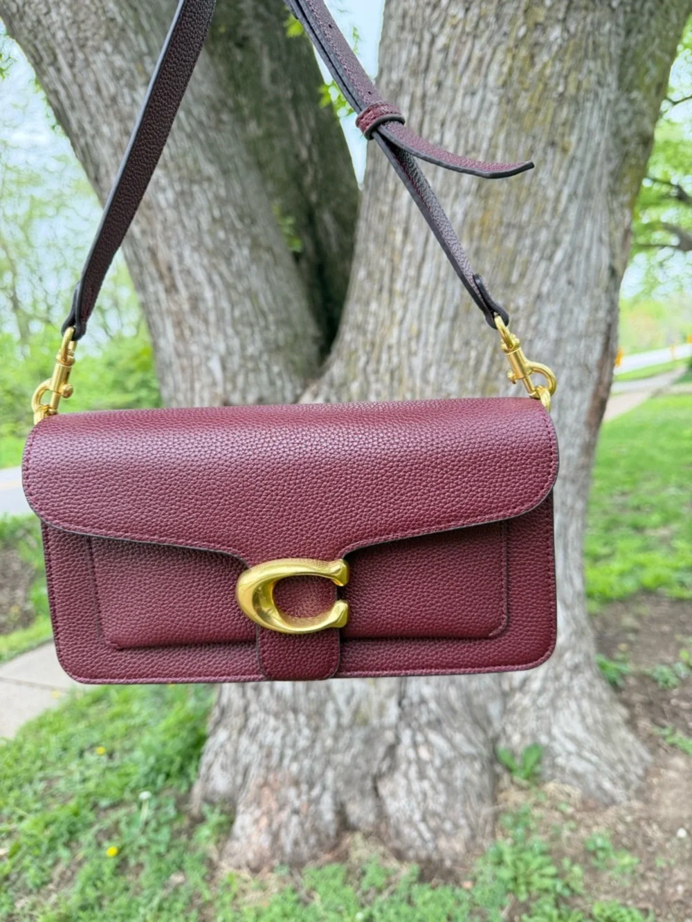 Coach Pebbled Leather Crossbody in Burgundy with Gold Hardware - Picture 5 of 8